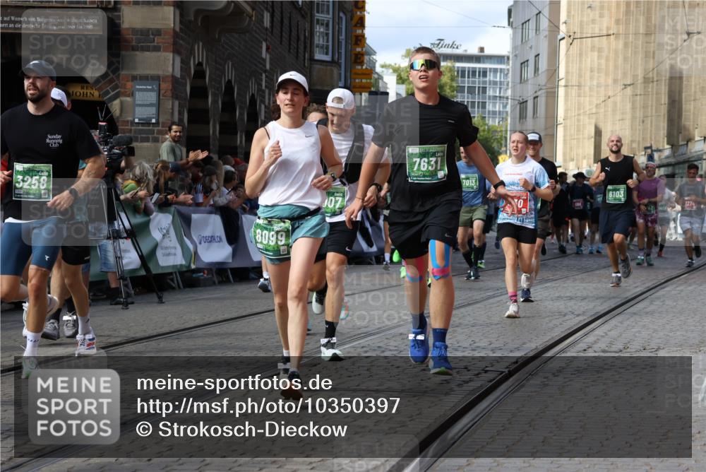 13.09.2026 - 21. swb-Marathon Bremen Strokosch-Dieckow http://msf.ph/oto/10350397 13.09.2026 13:29:20 Ziel 394, 430, 565, 687, 722, 725, 745, 936, 1014, 1274, 1688, 2070, 2223, 2378, 2851, 3419, 3665, 3938, 4590, 5225, 5267, 5531, 5691, 5865, 6099, 6817, 6937, 6955, 7134, 8984, 8985, 9562, 9661, 13174, 132, 1083, 1243, 1365, 1387, 2076, 2301, 2742, 2957, 3030, 3721, 4541, 5244, 5599, 6103, 6384, 6499, 6690, 6930, 7013, 7426, 7631, 7649, 8007, 8009, 8831 meine-sportfotos.de