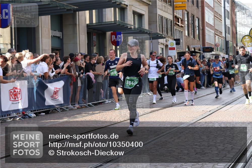 13.09.2026 - 21. swb-Marathon Bremen Strokosch-Dieckow http://msf.ph/oto/10350400 13.09.2026 13:31:44 Ziel 578, 846, 2310, 2934, 3205, 3946, 4030, 4566, 4797, 4979, 5325, 5628, 6116, 6475, 7182, 7242, 7526, 7790, 7818, 8048, 8247, 8610, 8970, 9016, 9188, 9394, 9640, 9785, 13182, 13231, 310, 922, 1600, 2602, 2707, 3115, 3152, 3239, 3244, 3278, 3343, 3392, 3579, 3858, 3859, 3989, 4164, 4258, 4273, 4692, 4889, 4998, 5158, 5363, 5426, 5899, 6039, 6062, 6100, 6193, 6213, 6354, 6581, 6602, 7032, 7260, 7608, 7941, 8042, 8205 meine-sportfotos.de