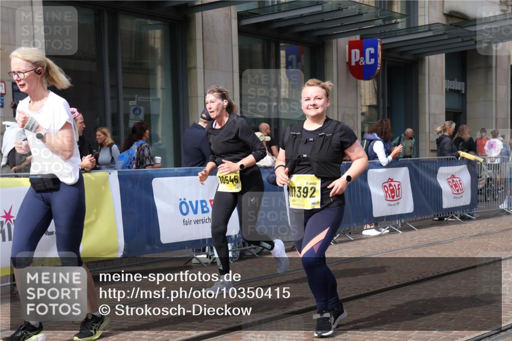 13.09.2026 - 21. swb-Marathon Bremen Strokosch-Dieckow http://msf.ph/oto/10350415 13.09.2026 11:13:19 Ziel 10330, 10484, 10545, 10766, 10883, 10889, 11078, 11084, 11392, 11670, 11954, 11999, 12010, 12280, 12460, 12521, 10804, 10893, 11048, 11357, 11627, 12060, 12393, 12418 meine-sportfotos.de