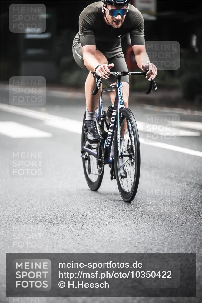 13.09.2026 - Stadtparktriathlon H.Heesch http://msf.ph/oto/10350422 13.09.2026 11:03:01 Radfahren 571, 640, 666, 708 meine-sportfotos.de