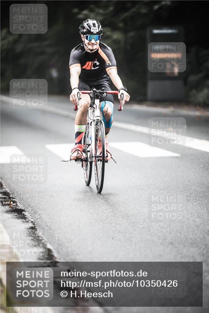 13.09.2026 - Stadtparktriathlon H.Heesch http://msf.ph/oto/10350426 13.09.2026 11:03:03 Radfahren 666, 708 meine-sportfotos.de
