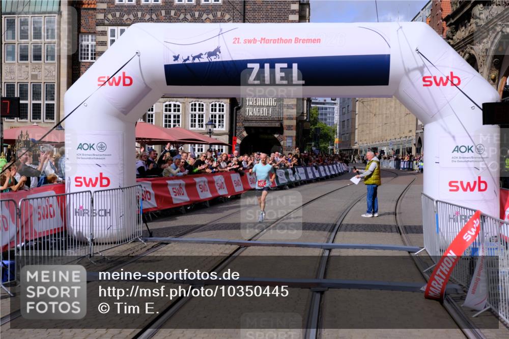 13.09.2026 - 21. swb-Marathon Bremen Tim E. http://msf.ph/oto/10350445 13.09.2026 12:19:57 Ziel  meine-sportfotos.de