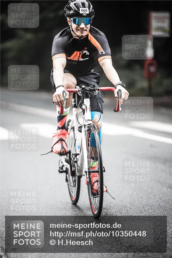 13.09.2026 - Stadtparktriathlon H.Heesch http://msf.ph/oto/10350448 13.09.2026 11:03:03 Radfahren 666, 708 meine-sportfotos.de