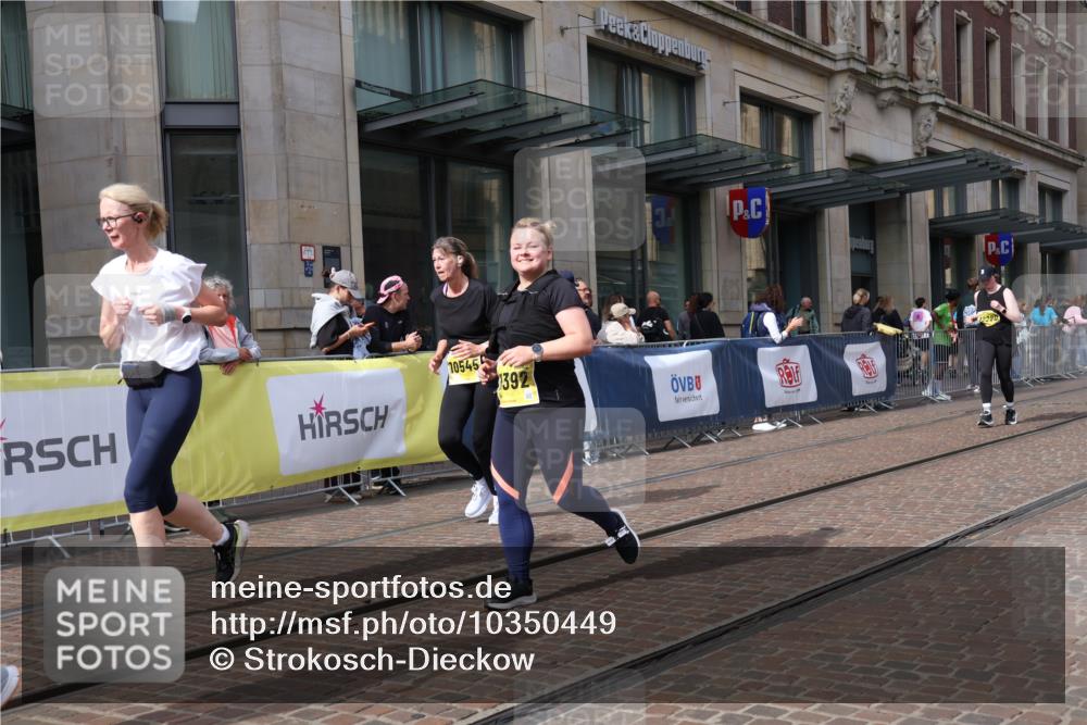 13.09.2026 - 21. swb-Marathon Bremen Strokosch-Dieckow http://msf.ph/oto/10350449 13.09.2026 11:13:20 Ziel 10330, 10484, 10545, 10766, 10883, 10889, 11078, 11084, 11392, 11670, 11954, 11999, 12010, 12280, 12460, 12521, 10804, 10893, 11048, 11357, 11627, 11670, 12060, 12393, 12418 meine-sportfotos.de