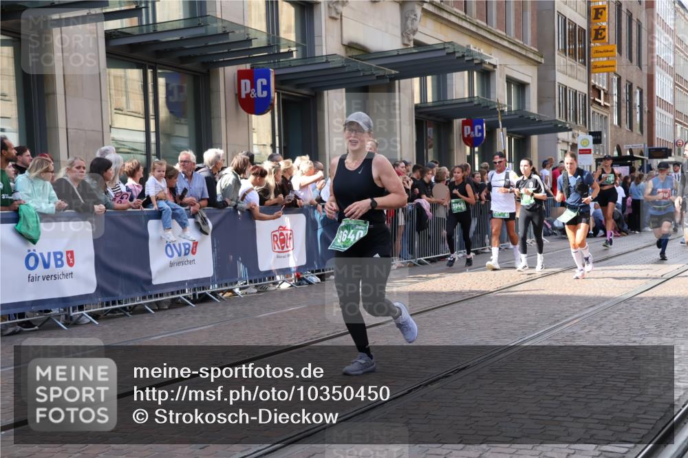 13.09.2026 - 21. swb-Marathon Bremen Strokosch-Dieckow http://msf.ph/oto/10350450 13.09.2026 13:31:45 Ziel 578, 846, 2310, 2934, 3205, 3946, 4030, 4566, 4797, 4979, 5325, 5628, 6116, 6258, 6475, 6875, 7182, 7242, 7526, 7790, 7818, 8048, 8247, 8610, 8970, 9016, 9394, 9640, 9785, 13182, 310, 922, 1600, 2707, 3115, 3152, 3239, 3244, 3278, 3343, 3392, 3579, 3858, 3859, 3989, 4164, 4258, 4273, 4692, 4889, 4998, 5158, 5363, 5426, 5899, 6039, 6062, 6100, 6193, 6213, 6354, 6581, 6602, 7032, 7260, 7608, 7941, 8042, 8205 meine-sportfotos.de