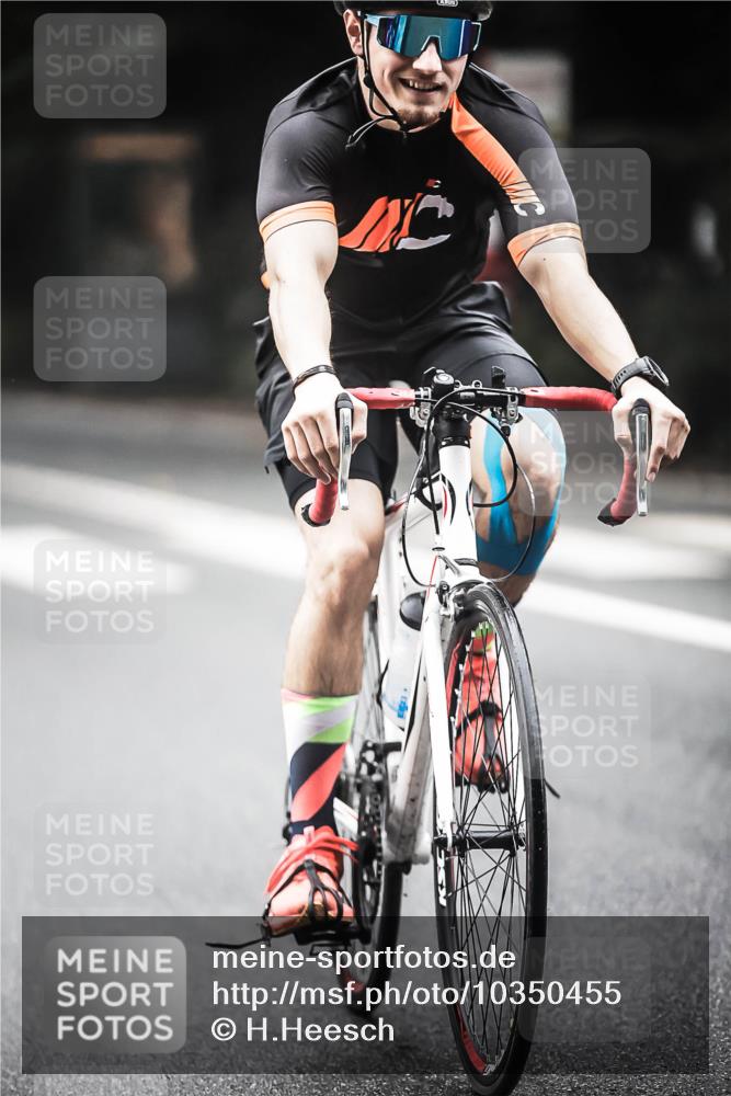 13.09.2026 - Stadtparktriathlon H.Heesch http://msf.ph/oto/10350455 13.09.2026 11:03:04 Radfahren 666, 708 meine-sportfotos.de