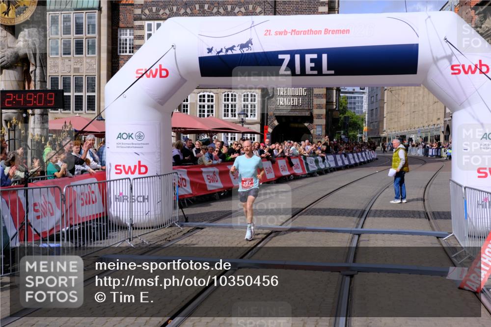 13.09.2026 - 21. swb-Marathon Bremen Tim E. http://msf.ph/oto/10350456 13.09.2026 12:19:59 Ziel  meine-sportfotos.de