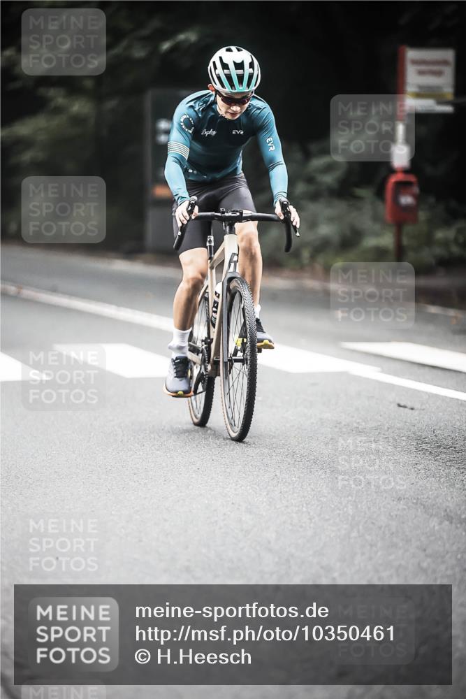 13.09.2026 - Stadtparktriathlon H.Heesch http://msf.ph/oto/10350461 13.09.2026 11:03:11 Radfahren 519 meine-sportfotos.de