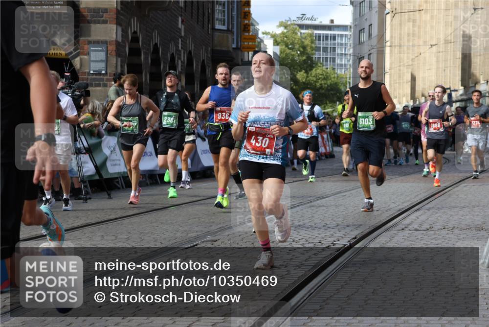 13.09.2026 - 21. swb-Marathon Bremen Strokosch-Dieckow http://msf.ph/oto/10350469 13.09.2026 13:29:22 Ziel 394, 430, 565, 687, 722, 725, 745, 936, 1014, 1274, 1688, 2070, 2223, 2378, 2851, 3419, 3665, 3938, 4590, 5225, 5531, 5691, 5865, 6099, 6817, 6937, 6955, 7134, 8984, 8985, 9562, 9661, 132, 1083, 1243, 1365, 2076, 2301, 2742, 2957, 3030, 3721, 4541, 5244, 5599, 6103, 6384, 6499, 6690, 6930, 7013, 7384, 7426, 7649, 8009, 8594, 8831, 13031 meine-sportfotos.de