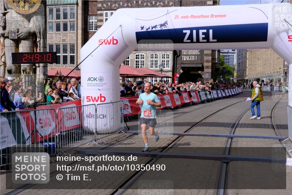 13.09.2026 - 21. swb-Marathon Bremen Tim E. http://msf.ph/oto/10350490 13.09.2026 12:19:59 Ziel  meine-sportfotos.de