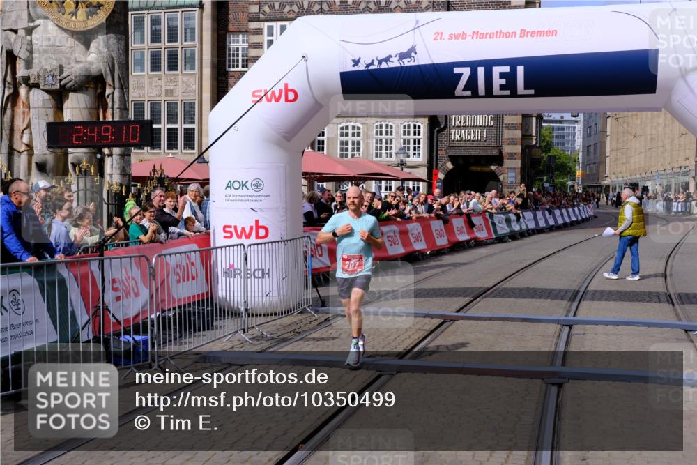 13.09.2026 - 21. swb-Marathon Bremen Tim E. http://msf.ph/oto/10350499 13.09.2026 12:19:59 Ziel  meine-sportfotos.de