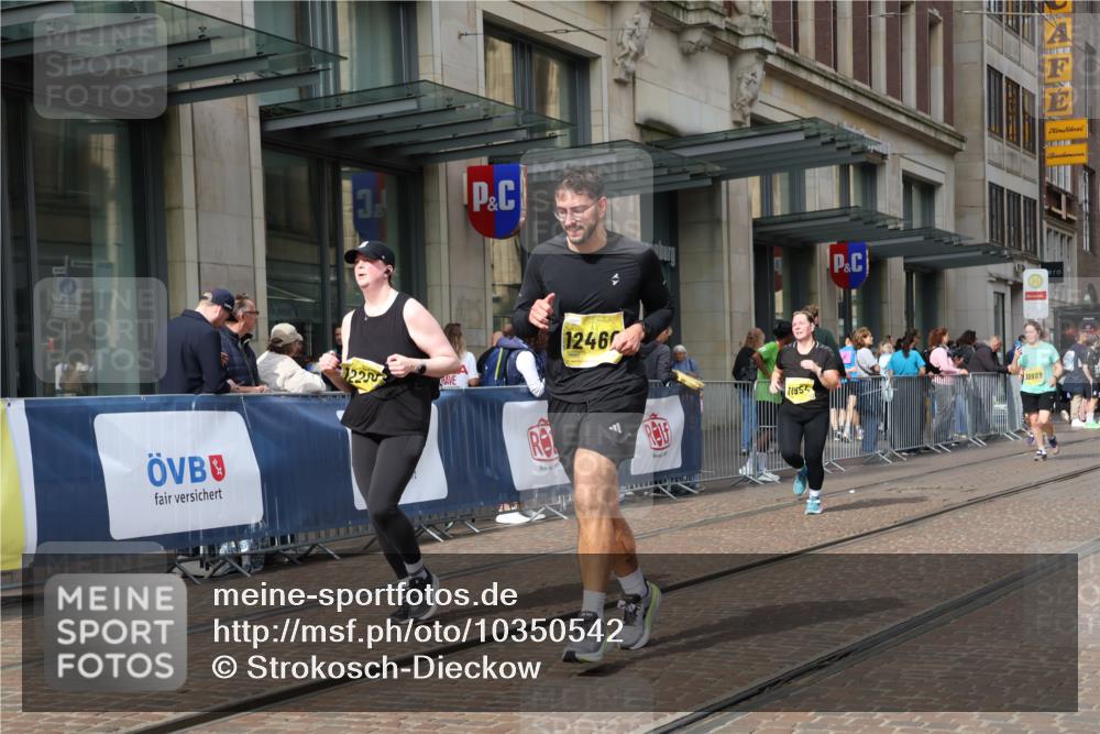 13.09.2026 - 21. swb-Marathon Bremen Strokosch-Dieckow http://msf.ph/oto/10350542 13.09.2026 11:13:22 Ziel 10330, 10484, 10545, 10766, 10883, 10889, 11078, 11084, 11392, 11954, 11999, 12010, 12280, 12460, 10804, 11048, 11357, 11670, 12393, 12418, 12521 meine-sportfotos.de