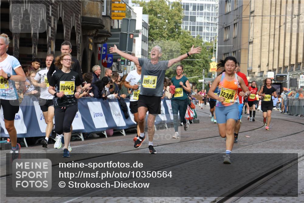 13.09.2026 - 21. swb-Marathon Bremen Strokosch-Dieckow http://msf.ph/oto/10350564 13.09.2026 10:54:35 Ziel 10359, 10503, 10577, 10631, 10749, 10837, 10884, 10996, 11099, 11118, 11290, 11329, 11361, 11476, 11765, 11843, 11989, 11998, 10589, 10608, 10704, 11040, 11174, 11569, 11874, 12519, 12800, 13526 meine-sportfotos.de