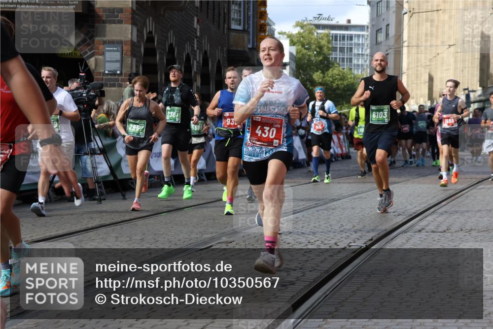 13.09.2026 - 21. swb-Marathon Bremen Strokosch-Dieckow http://msf.ph/oto/10350567 13.09.2026 13:29:22 Ziel 394, 430, 565, 687, 722, 725, 745, 936, 1014, 1274, 1688, 2070, 2223, 2378, 2851, 3419, 3665, 3938, 4590, 5225, 5531, 5691, 5865, 6099, 6817, 6937, 6955, 7134, 8984, 8985, 9562, 9661, 132, 1083, 1243, 1365, 2076, 2301, 2742, 2957, 3030, 3721, 4541, 5244, 5599, 6103, 6384, 6499, 6690, 6930, 7013, 7384, 7426, 7649, 8009, 8594, 8831, 13031 meine-sportfotos.de