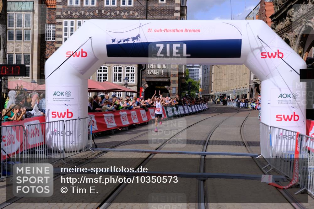 13.09.2026 - 21. swb-Marathon Bremen Tim E. http://msf.ph/oto/10350573 13.09.2026 12:21:07 Ziel 626, 1231 meine-sportfotos.de