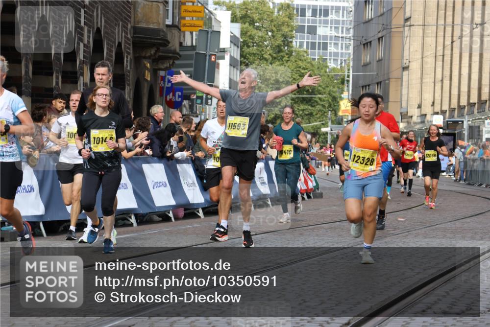 13.09.2026 - 21. swb-Marathon Bremen Strokosch-Dieckow http://msf.ph/oto/10350591 13.09.2026 10:54:36 Ziel 10359, 10503, 10577, 10631, 10749, 10837, 10884, 10996, 11099, 11118, 11290, 11329, 11361, 11476, 11765, 11843, 11989, 11998, 10589, 10608, 10704, 11040, 11174, 11569, 11874, 12519, 12800, 13526 meine-sportfotos.de