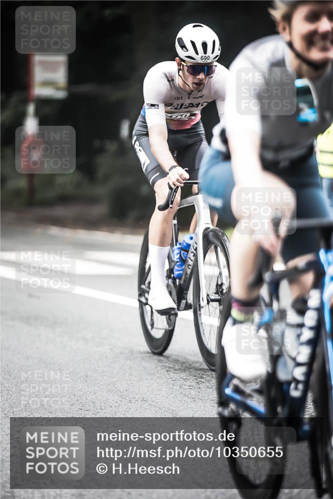 13.09.2026 - Stadtparktriathlon H.Heesch http://msf.ph/oto/10350655 13.09.2026 11:03:42 Radfahren 445, 470, 480, 540, 547, 685, 690, 694 meine-sportfotos.de