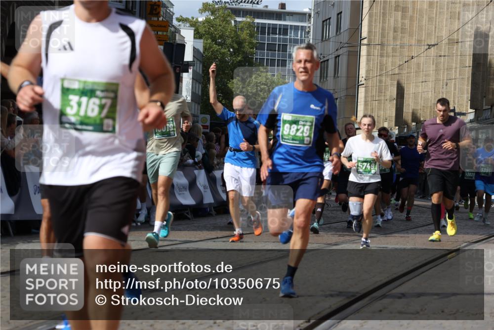 13.09.2026 - 21. swb-Marathon Bremen Strokosch-Dieckow http://msf.ph/oto/10350675 13.09.2026 13:32:58 Ziel 1437, 1687, 2292, 2293, 2611, 2992, 3354, 3429, 3878, 3895, 4263, 4323, 4380, 4862, 5009, 5398, 5581, 5657, 6583, 6593, 6718, 6760, 7016, 7173, 7466, 7758, 7990, 8344, 8367, 8506, 8957, 9040, 9175, 2393, 2440, 2818, 2959, 3404, 3710, 4260, 4408, 4659, 5191, 5324, 5395, 5410, 5706, 5749, 5981, 7788, 7830, 8061, 9269, 9292, 9829, 13019, 13028, 13039, 13092, 13093, 13101, 13146 meine-sportfotos.de