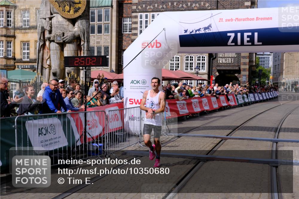 13.09.2026 - 21. swb-Marathon Bremen Tim E. http://msf.ph/oto/10350680 13.09.2026 12:21:10 Ziel 626, 1231 meine-sportfotos.de