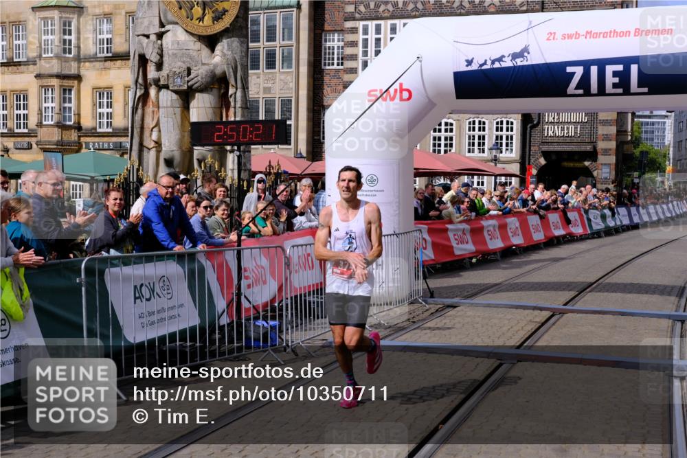 13.09.2026 - 21. swb-Marathon Bremen Tim E. http://msf.ph/oto/10350711 13.09.2026 12:21:11 Ziel 626, 1231 meine-sportfotos.de