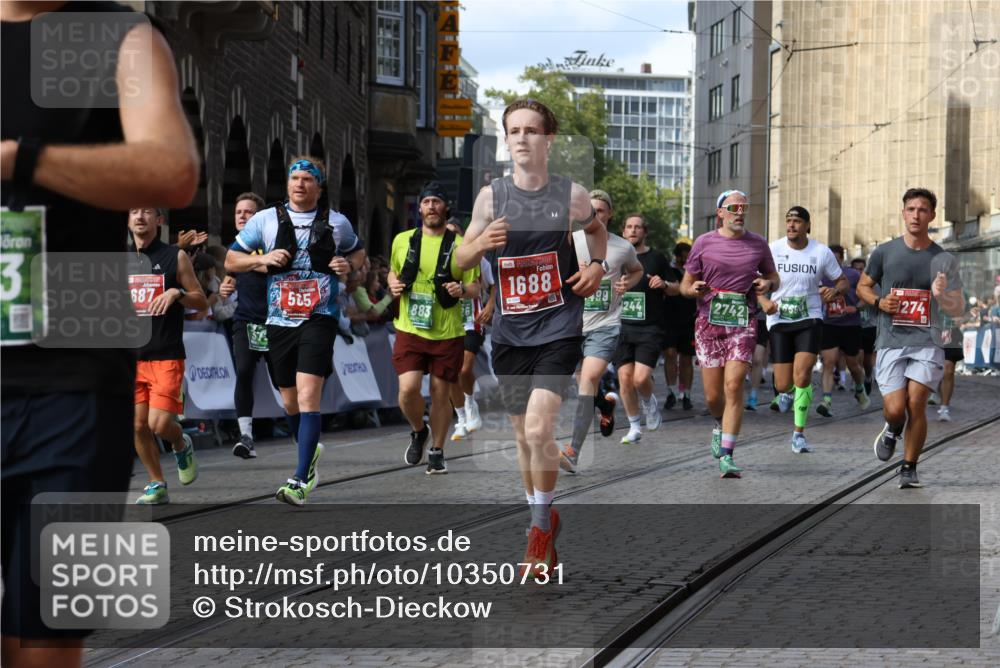 13.09.2026 - 21. swb-Marathon Bremen Strokosch-Dieckow http://msf.ph/oto/10350731 13.09.2026 13:29:25 Ziel 394, 430, 565, 687, 725, 745, 936, 1014, 1274, 1688, 2023, 2070, 2223, 2378, 3796, 3938, 4590, 5036, 5225, 5865, 6099, 6937, 7149, 7361, 8984, 8985, 9661, 1083, 1243, 1581, 2076, 2742, 3030, 3721, 4576, 5244, 5599, 6006, 6384, 6499, 6690, 6930, 7384, 7426, 7649, 7884, 8481, 8594, 8831, 9770, 10013, 13031 meine-sportfotos.de