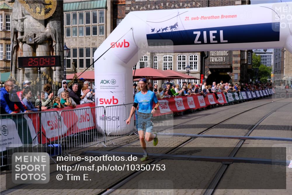 13.09.2026 - 21. swb-Marathon Bremen Tim E. http://msf.ph/oto/10350753 13.09.2026 12:21:33 Ziel  meine-sportfotos.de