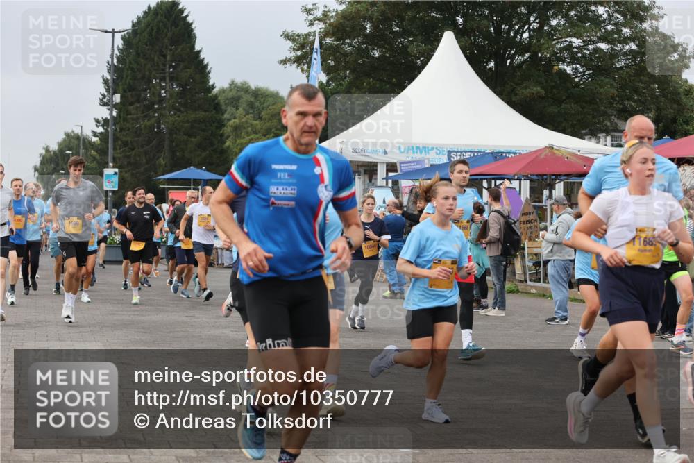 13.09.2026 - Kiel Lauf Andreas Tolksdorf http://msf.ph/oto/10350777 13.09.2026 09:55:38 Kiellinie 4300, 1599, 3924, 10044, 1685 meine-sportfotos.de