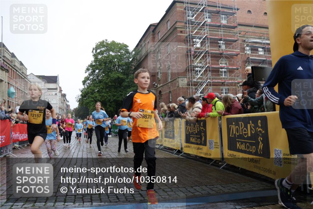 13.09.2026 - Kiel Lauf Yannick Fuchs http://msf.ph/oto/10350814 13.09.2026 08:57:31 Ziel 160, 406, 700, 1546, 1769, 2128, 2129, 4834, 5006, 5984, 6459, 7478, 7715, 9062, 9579, 10876, 11356, 2384, 3034, 3305, 3382, 3665, 4908, 5003, 5340, 5719, 5809, 6361, 7752, 8341, 9542, 9564, 9940, 10321, 10892, 11423, 11495, 11558, 12215, 12455, 12512, 689, 1051, 1520, 1714, 2439, 3020, 3359, 3375, 3691, 4182, 4321, 4382, 4383, 5219, 5244, 5666, 5733, 5762, 5765, 5895, 6056, 7058, 7547, 7604, 7608, 7609, 8668, 8838, 9870, 9872, 10847, 10889, 11227, 81 meine-sportfotos.de
