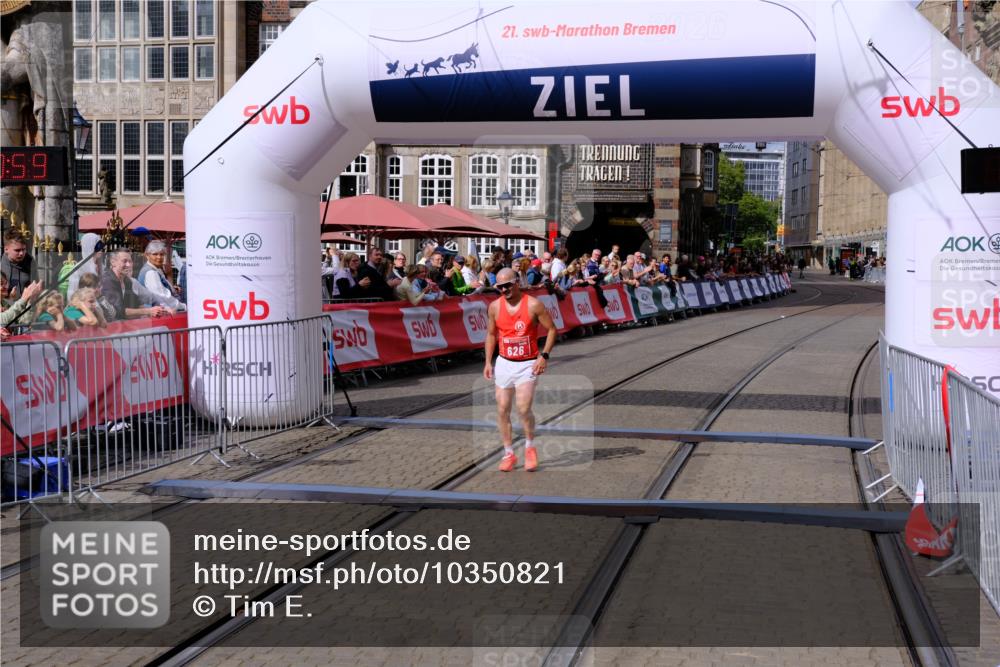 13.09.2026 - 21. swb-Marathon Bremen Tim E. http://msf.ph/oto/10350821 13.09.2026 12:21:48 Ziel  meine-sportfotos.de