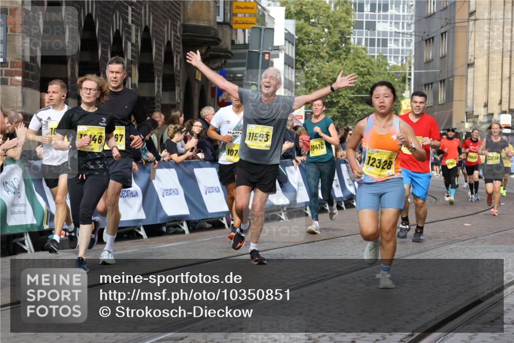 13.09.2026 - 21. swb-Marathon Bremen Strokosch-Dieckow http://msf.ph/oto/10350851 13.09.2026 10:54:36 Ziel 10359, 10503, 10577, 10631, 10749, 10837, 10884, 10996, 11099, 11118, 11290, 11329, 11361, 11476, 11765, 11843, 11989, 11998, 10589, 10608, 10704, 11040, 11174, 11569, 11874, 12519, 12800, 13526 meine-sportfotos.de