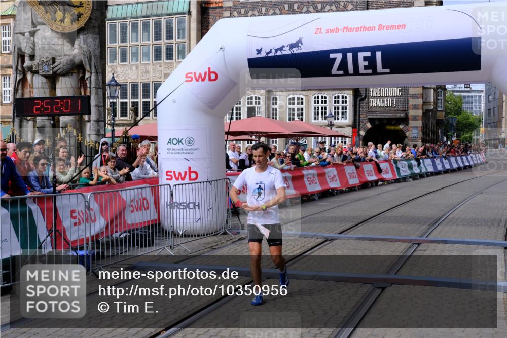 13.09.2026 - 21. swb-Marathon Bremen Tim E. http://msf.ph/oto/10350956 13.09.2026 12:22:50 Ziel 176 meine-sportfotos.de