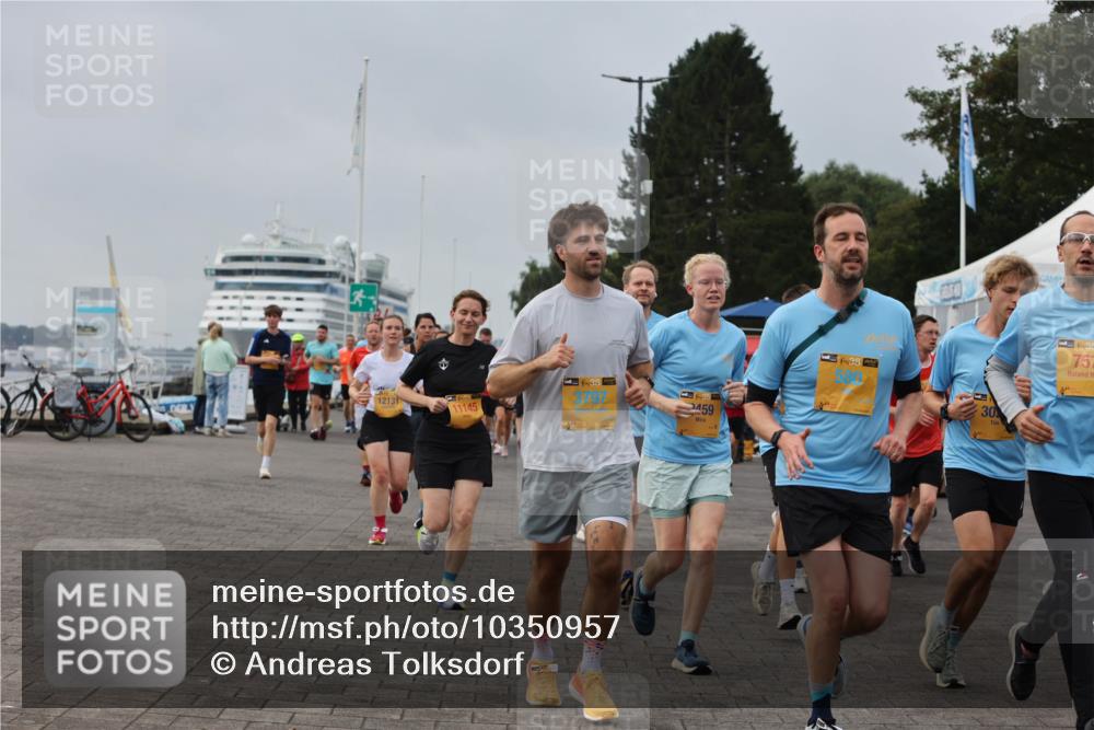 13.09.2026 - Kiel Lauf Andreas Tolksdorf http://msf.ph/oto/10350957 13.09.2026 09:55:43 Kiellinie 12131, 39, 459, 30, 11145, 1138, 757 meine-sportfotos.de