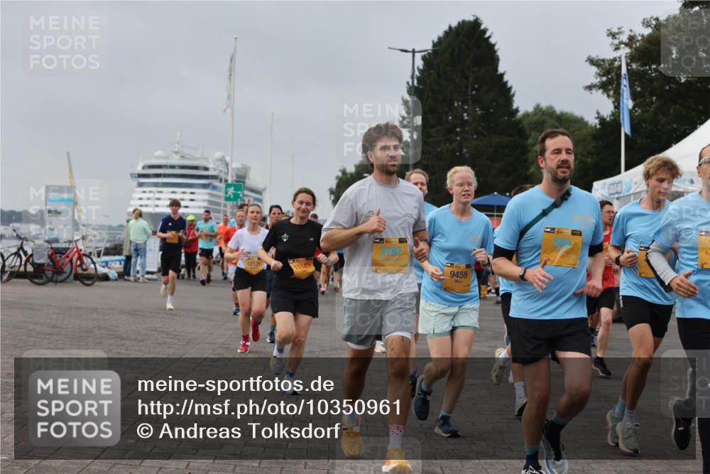 13.09.2026 - Kiel Lauf Andreas Tolksdorf http://msf.ph/oto/10350961 13.09.2026 09:55:43 Kiellinie 12131, 11145, 38, 3797, 9459, 38 meine-sportfotos.de