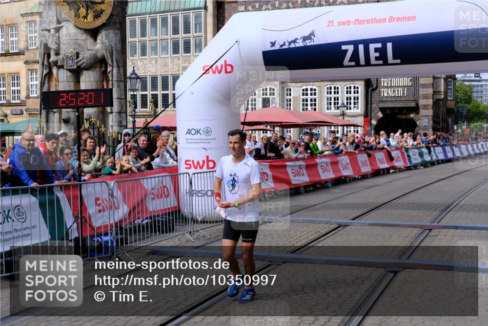 13.09.2026 - 21. swb-Marathon Bremen Tim E. http://msf.ph/oto/10350997 13.09.2026 12:22:51 Ziel 176 meine-sportfotos.de