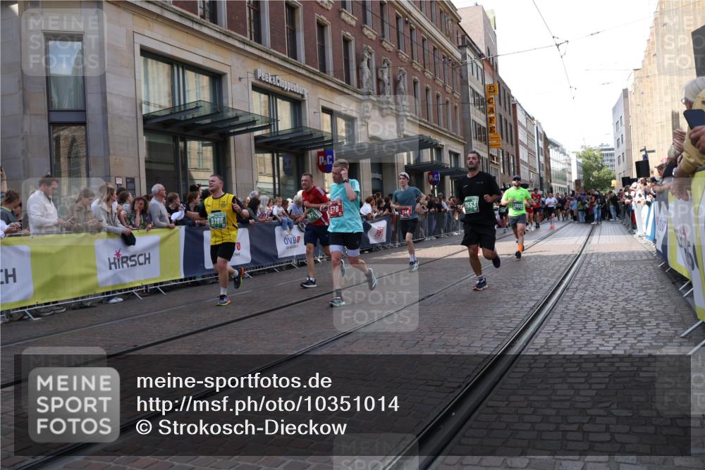 13.09.2026 - 21. swb-Marathon Bremen Strokosch-Dieckow http://msf.ph/oto/10351014 13.09.2026 13:31:58 Ziel 287, 1369, 2310, 2910, 3402, 3441, 3650, 3922, 4057, 4263, 4471, 4566, 4655, 4797, 4835, 5281, 5628, 6258, 6475, 6518, 6781, 6857, 6875, 6900, 7150, 7182, 7553, 7572, 7818, 8632, 9040, 9151, 9198, 9283, 9394, 9719, 9779, 13029, 13182, 13208, 13244, 310, 578, 846, 2934, 3115, 3205, 3239, 3244, 3278, 3858, 3946, 3989, 4030, 4164, 4979, 4998, 5158, 5325, 5363, 5426, 5899, 6062, 6100, 6116, 6193, 6213, 6354, 6602, 7242, 7260, 7526, 7608, 7941 meine-sportfotos.de
