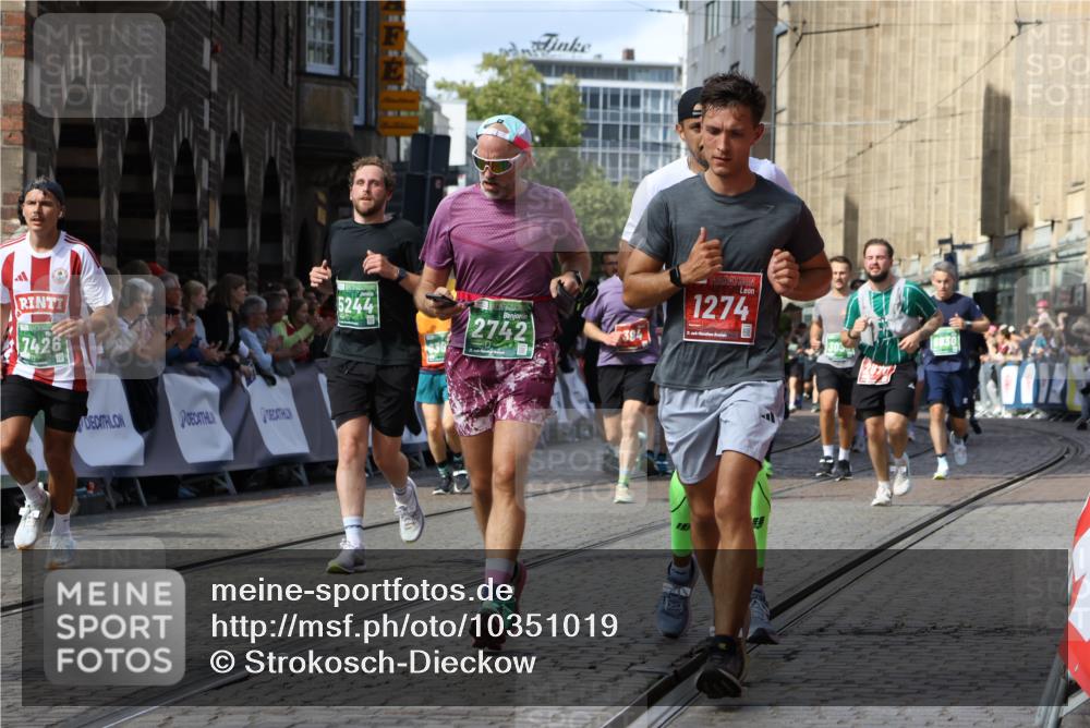 13.09.2026 - 21. swb-Marathon Bremen Strokosch-Dieckow http://msf.ph/oto/10351019 13.09.2026 13:29:28 Ziel 303, 394, 565, 596, 651, 687, 745, 936, 1274, 1545, 1688, 1823, 2023, 2070, 2223, 2867, 3796, 3912, 3938, 4590, 5036, 5225, 6030, 6099, 7149, 7361, 7860, 8984, 9249, 9661, 10128, 124, 1243, 1581, 2076, 2289, 2742, 3030, 4576, 5244, 6006, 6384, 6690, 6930, 7079, 7384, 7426, 7884, 8481, 8594, 8831, 9534, 9747, 9770, 10013, 13031 meine-sportfotos.de
