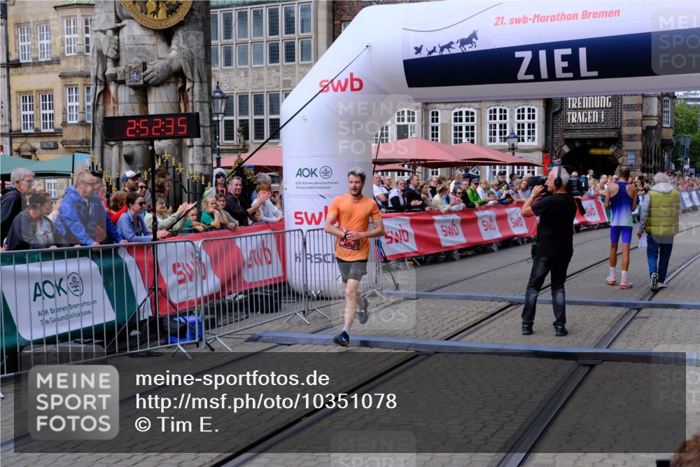 13.09.2026 - 21. swb-Marathon Bremen Tim E. http://msf.ph/oto/10351078 13.09.2026 12:23:25 Ziel  meine-sportfotos.de