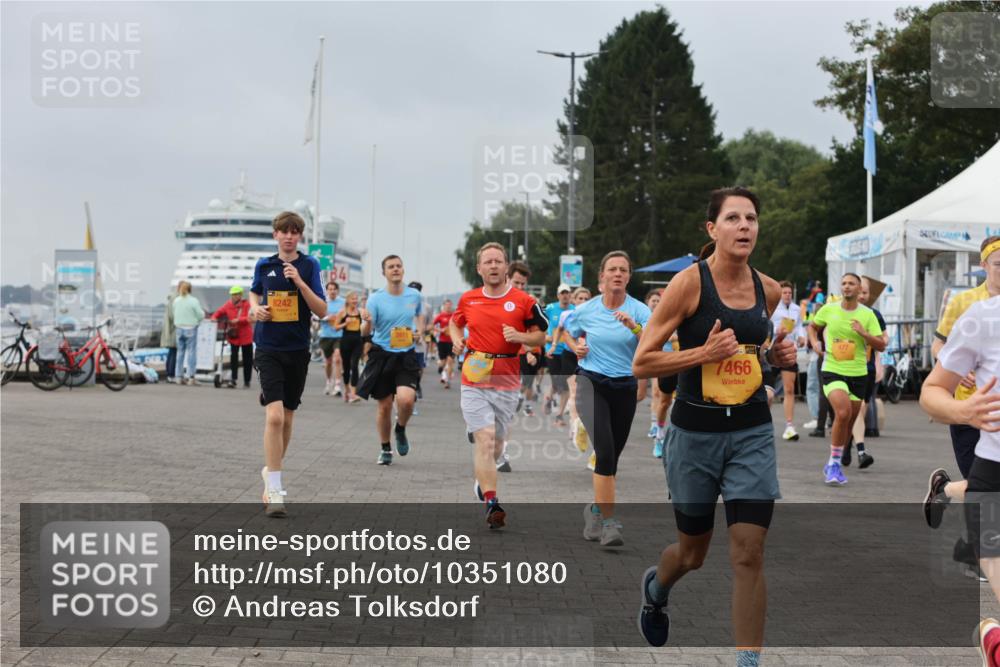 13.09.2026 - Kiel Lauf Andreas Tolksdorf http://msf.ph/oto/10351080 13.09.2026 09:55:46 Kiellinie 8242, 184, 7466 meine-sportfotos.de