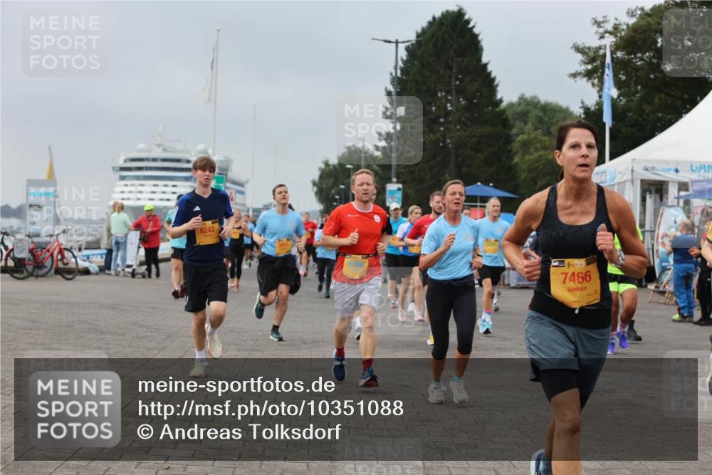 13.09.2026 - Kiel Lauf Andreas Tolksdorf http://msf.ph/oto/10351088 13.09.2026 09:55:46 Kiellinie 8242, 1, 38, 7466 meine-sportfotos.de