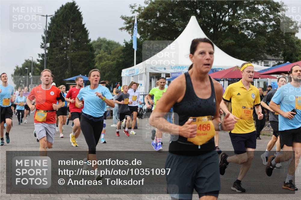 13.09.2026 - Kiel Lauf Andreas Tolksdorf http://msf.ph/oto/10351097 13.09.2026 09:55:47 Kiellinie 3911, 8759, 466, 39, 1321 meine-sportfotos.de