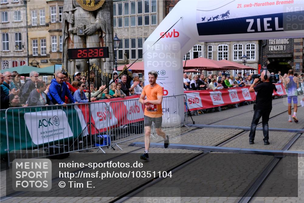 13.09.2026 - 21. swb-Marathon Bremen Tim E. http://msf.ph/oto/10351104 13.09.2026 12:23:25 Ziel  meine-sportfotos.de
