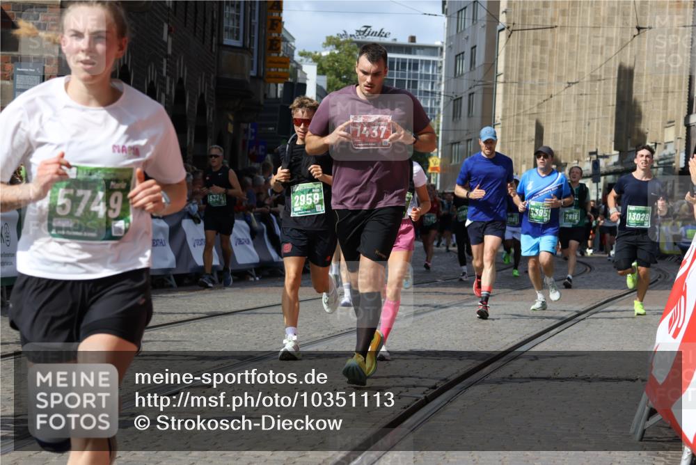 13.09.2026 - 21. swb-Marathon Bremen Strokosch-Dieckow http://msf.ph/oto/10351113 13.09.2026 13:33:04 Ziel 1437, 2611, 2638, 3354, 3878, 3895, 3902, 4233, 4323, 4862, 5009, 5398, 5581, 5657, 6583, 6718, 6786, 7016, 7466, 7758, 8344, 8367, 8506, 13164, 13232, 13234, 831, 1124, 2283, 2393, 2440, 2818, 2959, 3710, 4243, 4260, 4408, 5040, 5191, 5324, 5395, 5790, 6614, 6915, 7421, 7467, 7788, 7830, 8061, 9269, 9616, 13028, 13101 meine-sportfotos.de