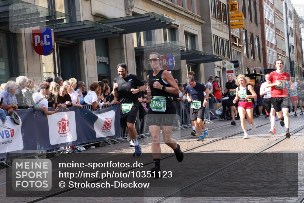 13.09.2026 - 21. swb-Marathon Bremen Strokosch-Dieckow http://msf.ph/oto/10351123 13.09.2026 13:32:01 Ziel 287, 1369, 2292, 2293, 2310, 2910, 3402, 3429, 3441, 3650, 3922, 4057, 4263, 4380, 4471, 4566, 4655, 4835, 5281, 5628, 6258, 6475, 6518, 6593, 6781, 6857, 6875, 6900, 7150, 7173, 7182, 7553, 7572, 7818, 8632, 9040, 9151, 9198, 9283, 9394, 9719, 9779, 13029, 13182, 13208, 13244, 578, 846, 2310, 2934, 3115, 3205, 3239, 3244, 3278, 3946, 3989, 4030, 4164, 4797, 4979, 4998, 5158, 5325, 5363, 5899, 6062, 6100, 6116, 6193, 6213, 6354, 6602, 7242, 7260, 7526 meine-sportfotos.de