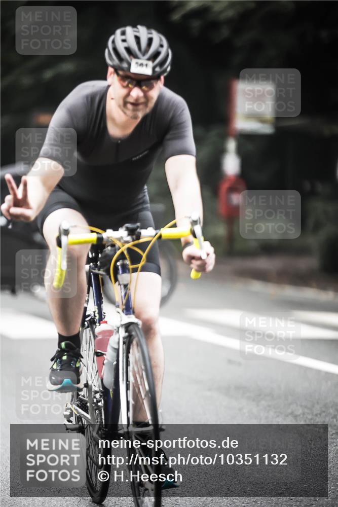 13.09.2026 - Stadtparktriathlon H.Heesch http://msf.ph/oto/10351132 13.09.2026 11:04:30 Radfahren 561, 600 meine-sportfotos.de