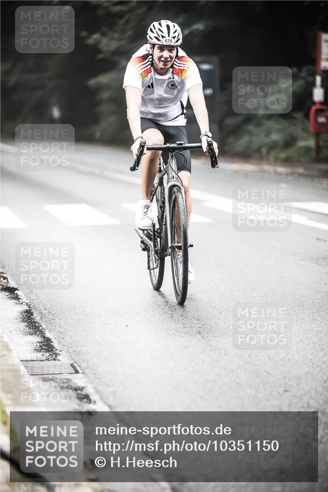 13.09.2026 - Stadtparktriathlon H.Heesch http://msf.ph/oto/10351150 13.09.2026 11:04:39 Radfahren 600, 670, 691 meine-sportfotos.de