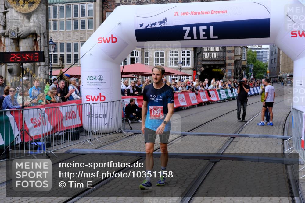 13.09.2026 - 21. swb-Marathon Bremen Tim E. http://msf.ph/oto/10351158 13.09.2026 12:25:33 Ziel  meine-sportfotos.de