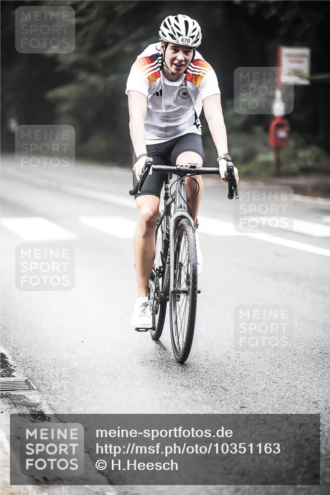 13.09.2026 - Stadtparktriathlon H.Heesch http://msf.ph/oto/10351163 13.09.2026 11:04:39 Radfahren 600, 670, 691 meine-sportfotos.de