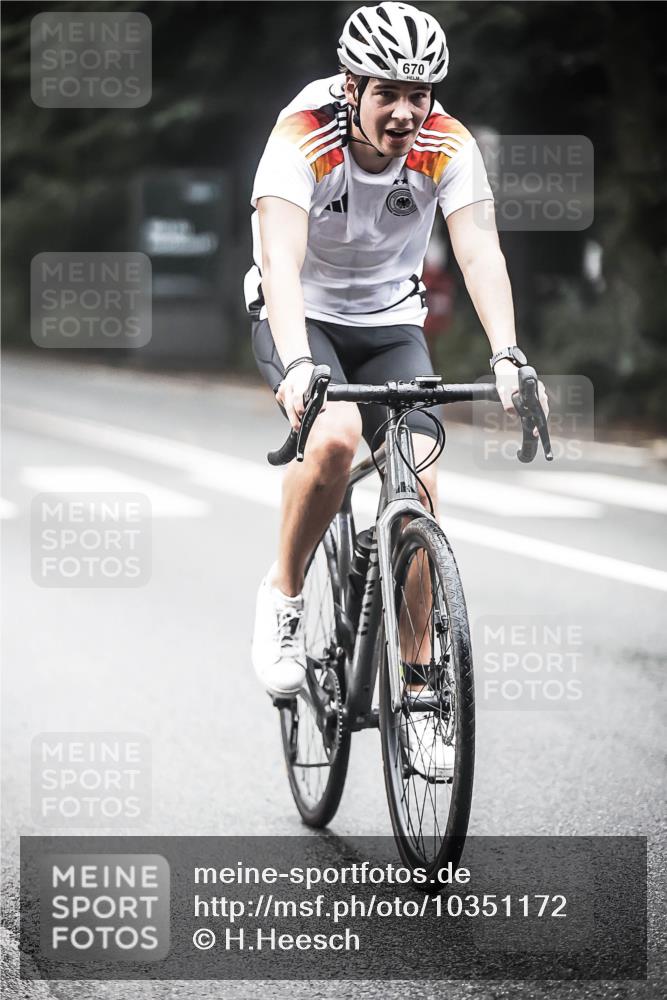 13.09.2026 - Stadtparktriathlon H.Heesch http://msf.ph/oto/10351172 13.09.2026 11:04:39 Radfahren 600, 670, 691 meine-sportfotos.de