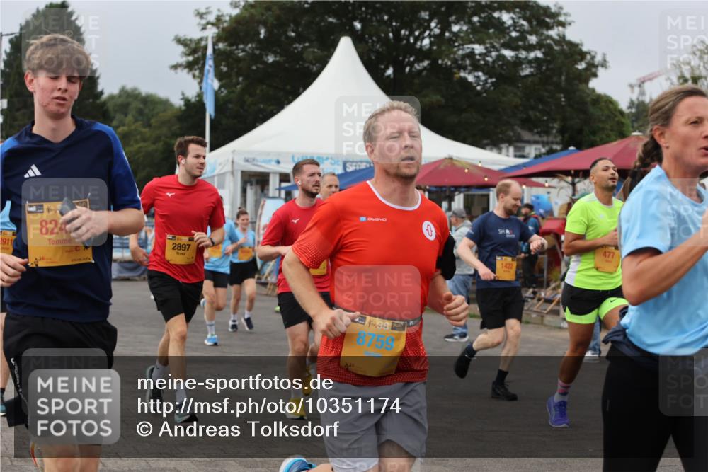 13.09.2026 - Kiel Lauf Andreas Tolksdorf http://msf.ph/oto/10351174 13.09.2026 09:55:49 Kiellinie 3911, 824, 2897, 4, 38, 8759, 1422, 477 meine-sportfotos.de
