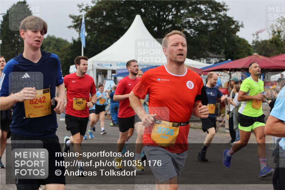 13.09.2026 - Kiel Lauf Andreas Tolksdorf http://msf.ph/oto/10351176 13.09.2026 09:55:49 Kiellinie 38, 8242, 2897, 8759, 0, 1422 meine-sportfotos.de